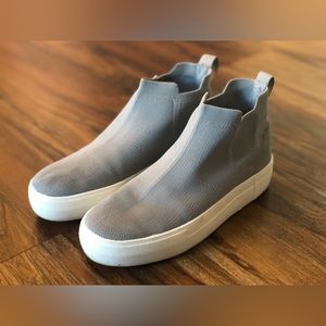 Women’s Cushionaire Ruby Knit Sneakers - Size 6.5